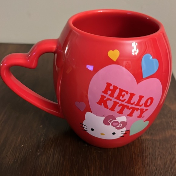 Hello Kitty Red Heart Mug - Picture 4 of 5